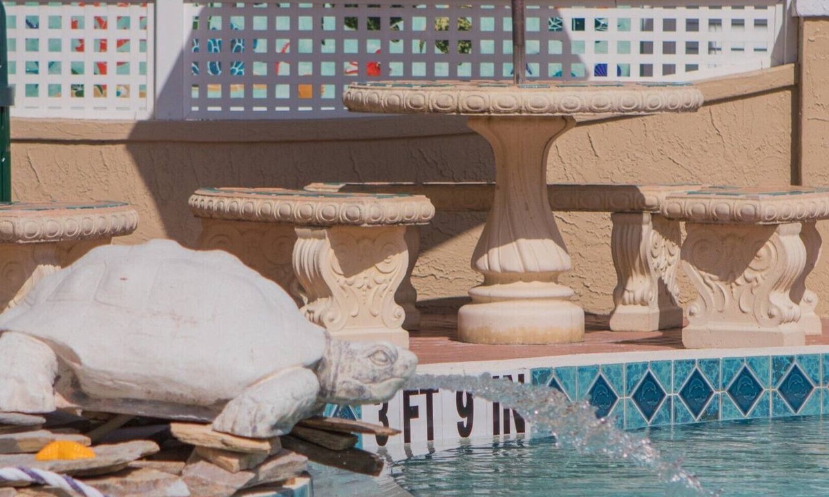 Bradenton Beach Hotel | 1 Bedroom, 1 Bathroom Deluxe. NO PETS