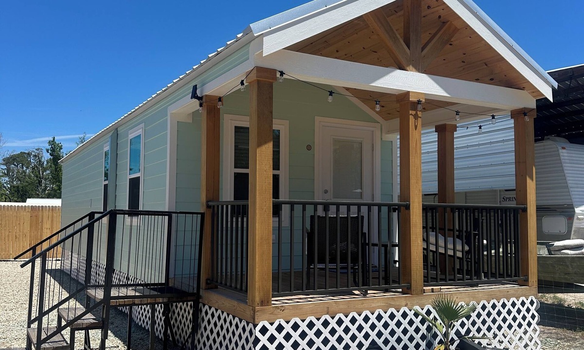 Steinhatchee Cabin | 1 bedroom cabin near boat ramp, restaurants, marinas in Steinhatchee