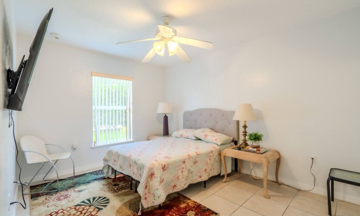 Plymouth House | 1 Flint and Kingscrest, LLC - Double Bedroom
