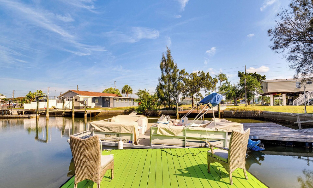 Vista Del Mar House | 1 Mi to Beach: Home w/Dock on Canal in Hudson
