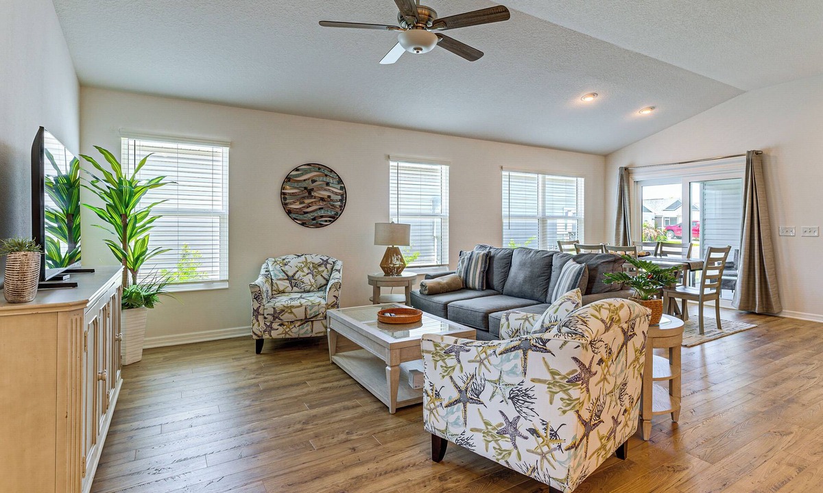 Sumter County House | 1 Mi to Eastport Square | Waters Edge Escape!