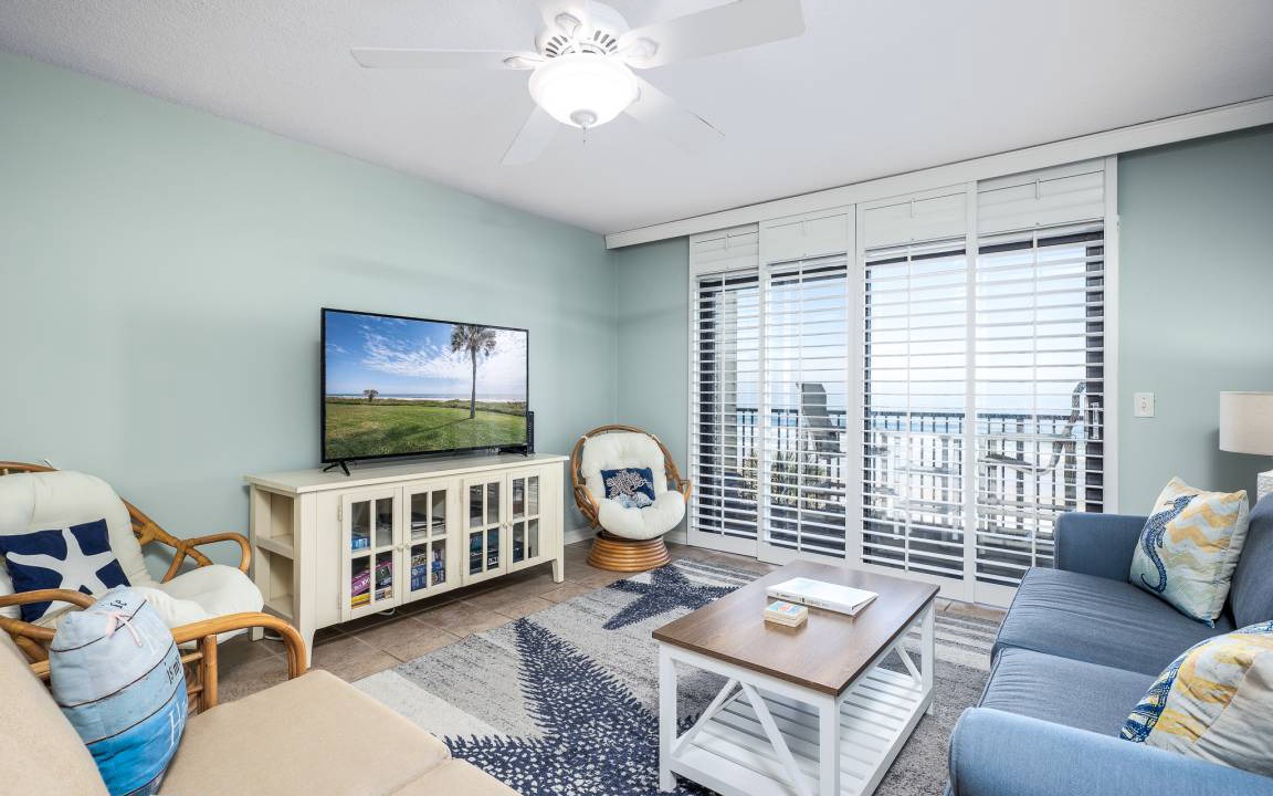 Crescent Beach Condo | 121 m² Condo ∙ 2 bedrooms ∙ 6 guests