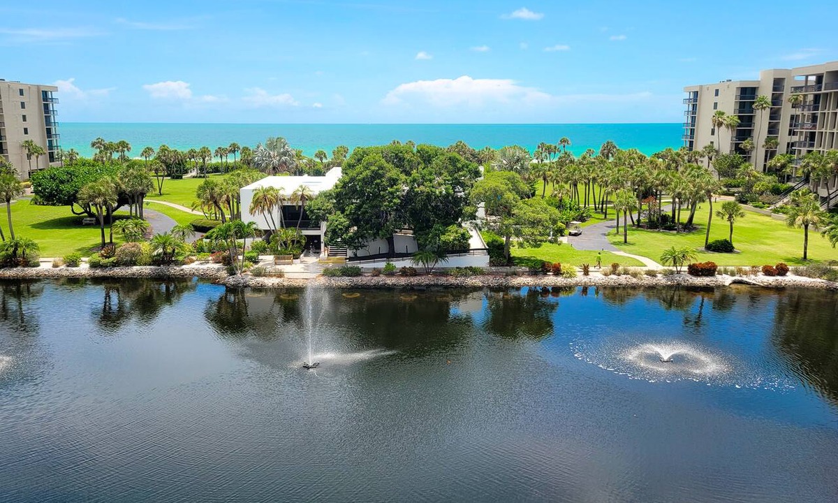 Longboat Key Condo | 2/2 Condo LBK, Beach, Pool, Fitness, Tennis