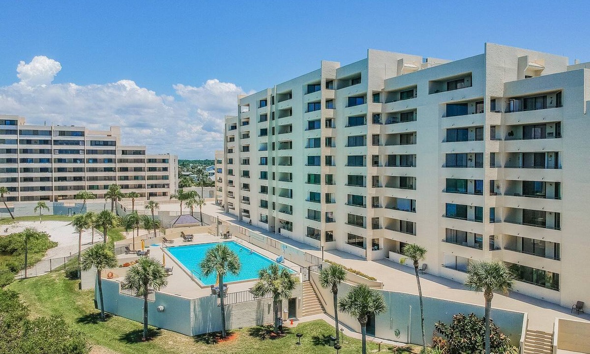Hudson Condo | 2/2, waterfront, Hudson, private beach! #806