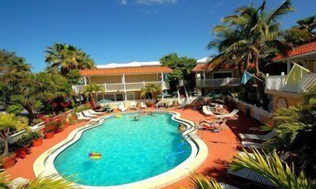 Bradenton Beach Hotel | 2 Bedroom, 2 Bathroom on the bay front. #157 Pet Friendly