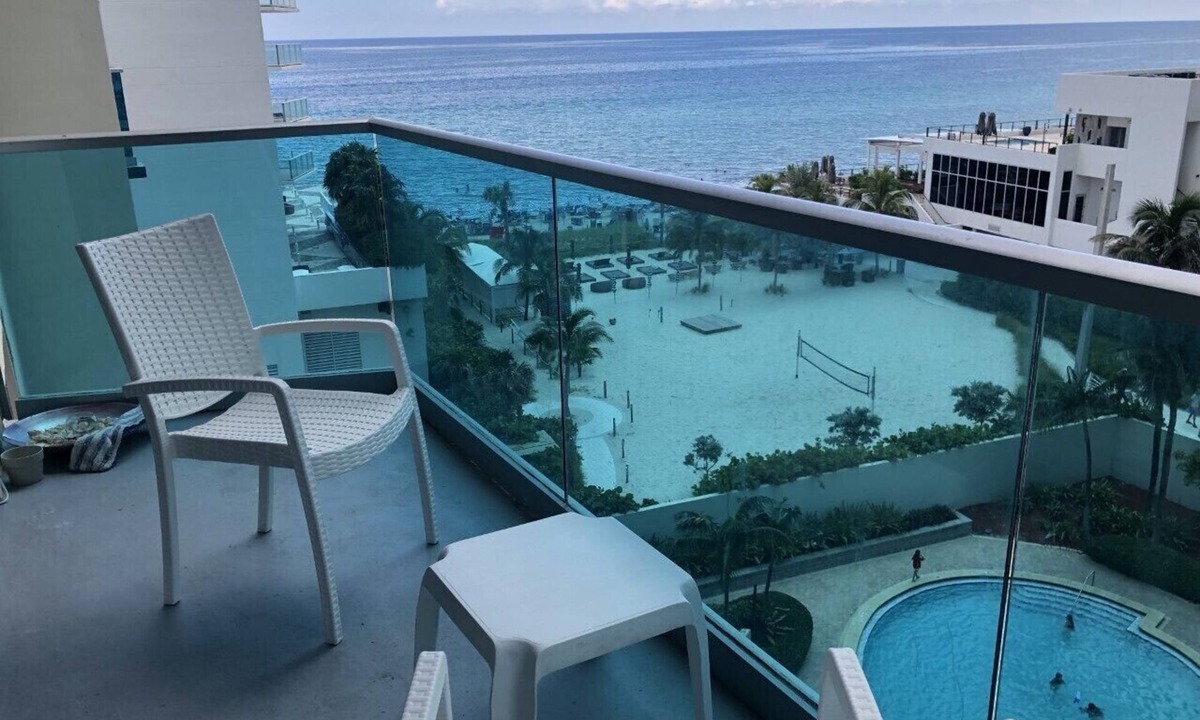 Hollywood South Central Beach Condo | 2 bedroom, 2 bathroom apartment at Sian Residences, ocean view!