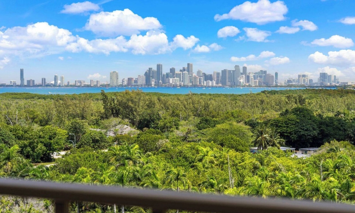 Key Biscayne Apartment | 2-bedroom apt w/stunning views in Key Biscayne, featuring private beach access.