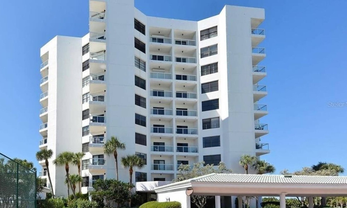 Longboat Key Condo | 2 Bedroom Condo 20816 by Houzlet