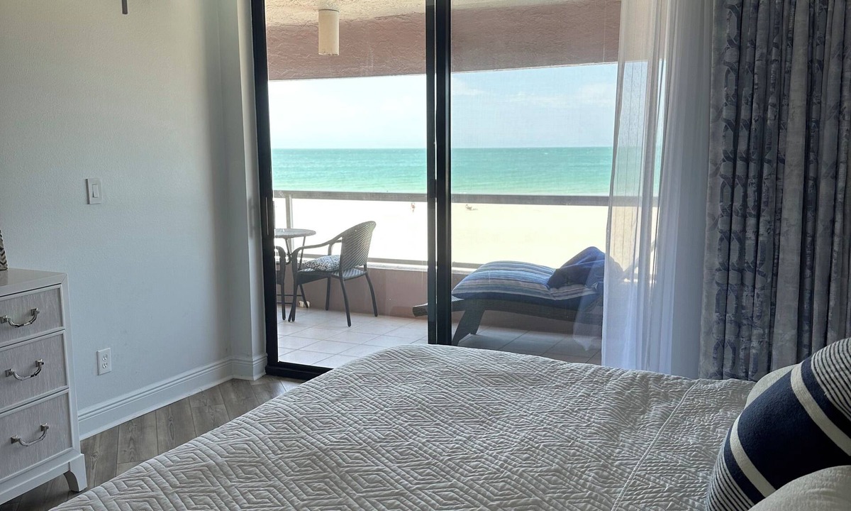 Sand Key Condo | 2-bedroom condo in charming Clearwater with AC, fitness room, WiFi