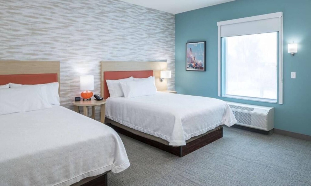 Port Canaveral Hotel | 2 Breezy 2 Queen Studios w/BBQ & Breakfast | Near Port Canaveral