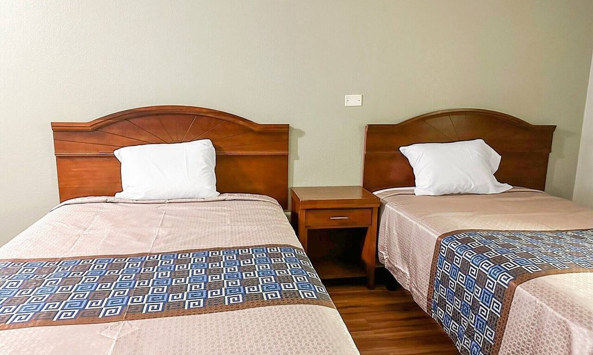 Hahira Apartment | 2 Full Beds Non-Smoking