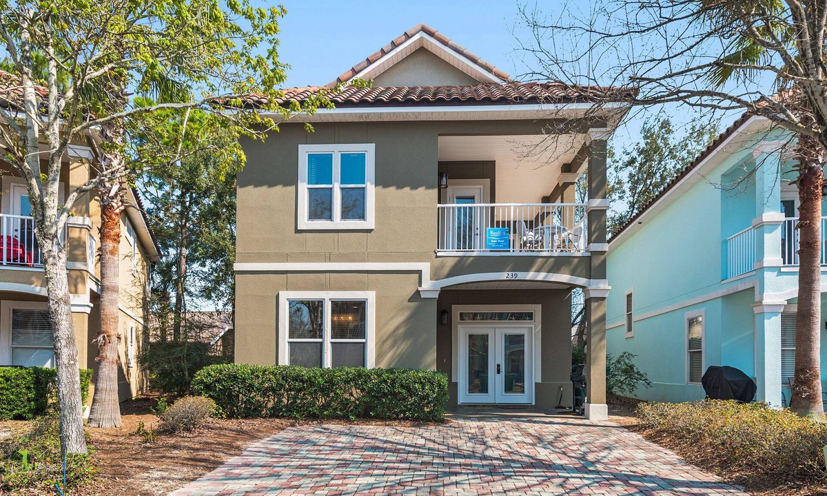 Villages of Crystal Beach House | 2 King👑Master Suites~Crystal Beach~Lagoon Pool~Beach Trolley~4BR Sugar Shack