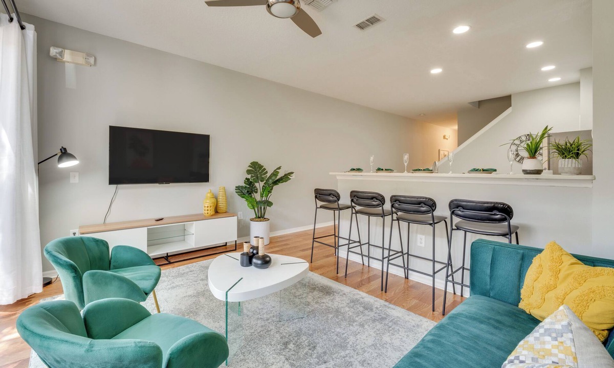 Crestwynd Bay House | 2 Mi to Disney World: Townhome w/Patio!