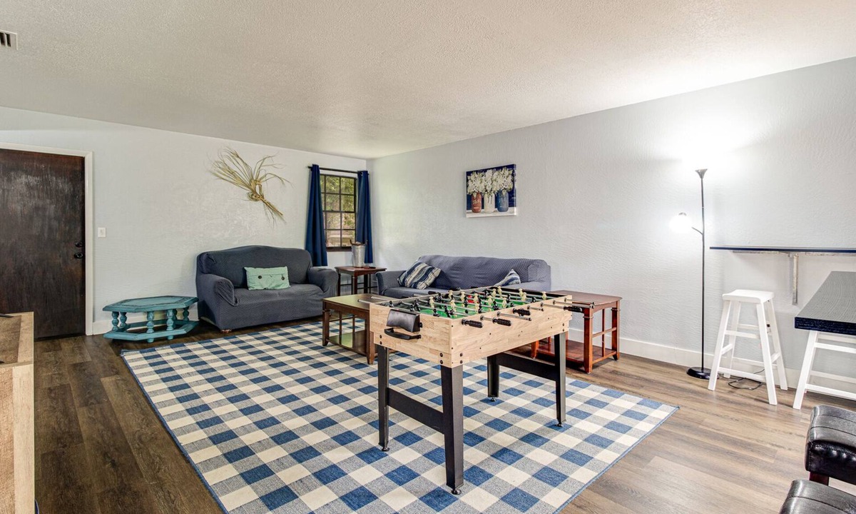 Richs Deland House | 2-Story 3/2.5 Townhome in the heart of Downtown Deland