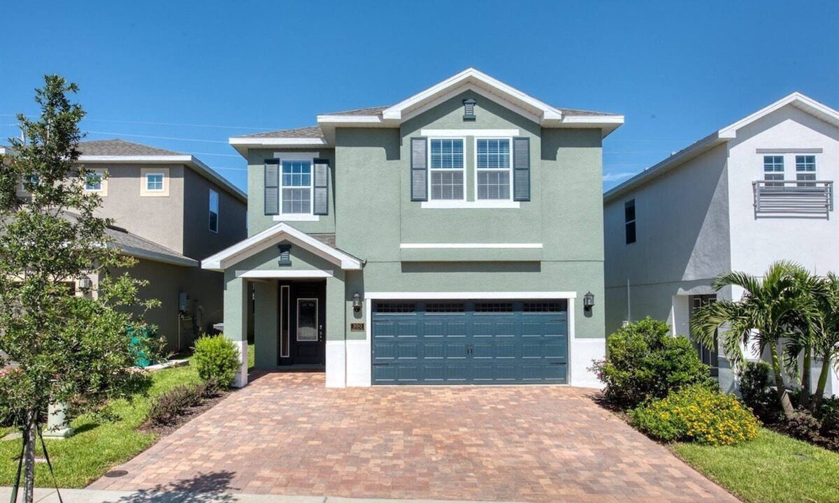 West Kissimmee House | 25% Off 15 BR! Near Disney!