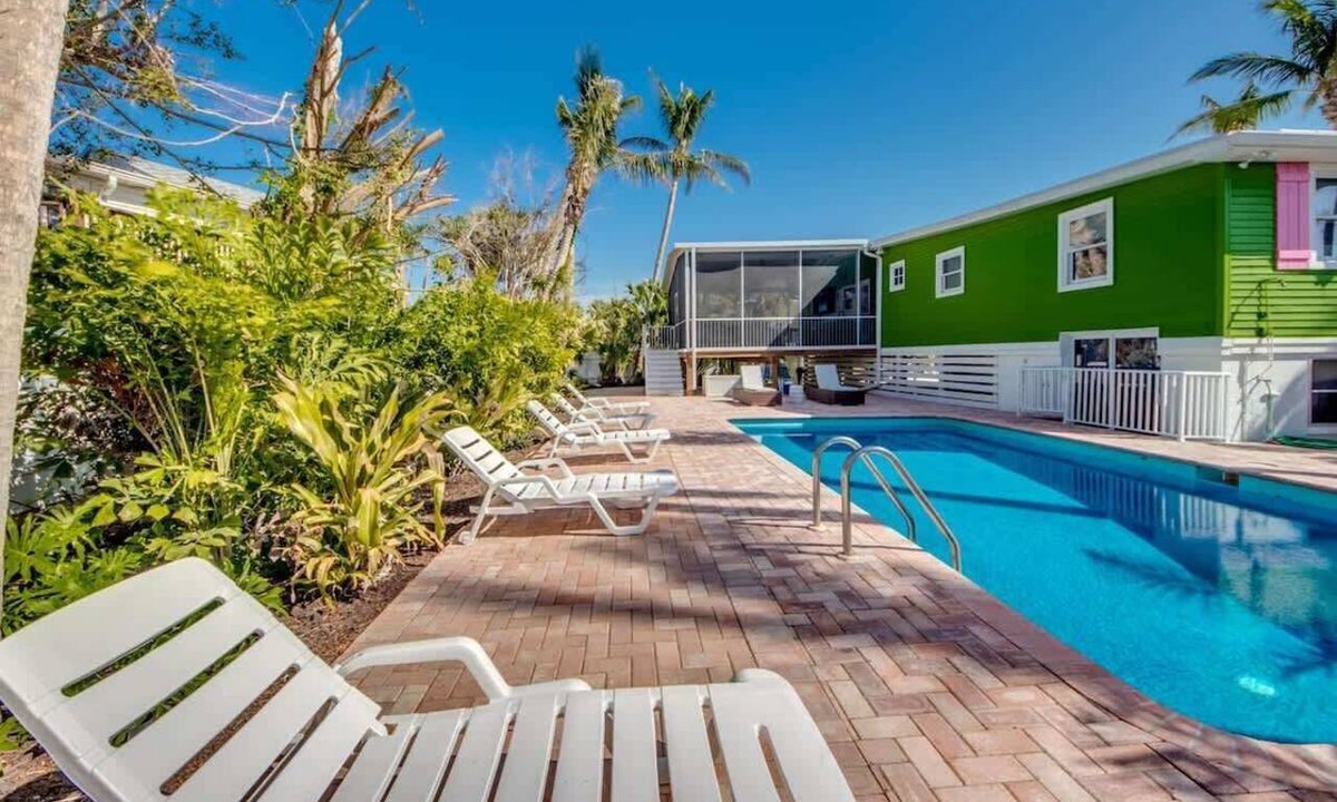 Fort Myers Beach House | 275 Ohio Charming Pool Home near the Beach