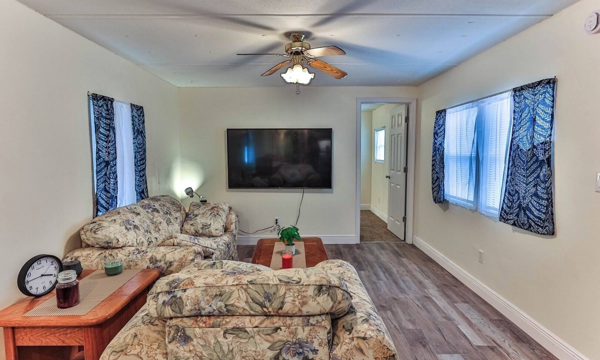 Citra House | 2BR + BBQ Near Silver Springs + Add-On Room