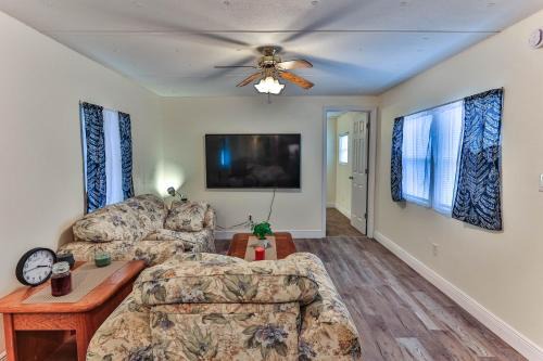 Citra House | 2BR + BBQ Near Silver Springs + Add-On Room