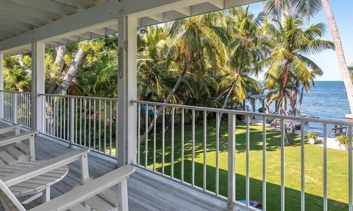 Islamorada Apartment | 2nd Floor Duplex on Gated Bayfront Property