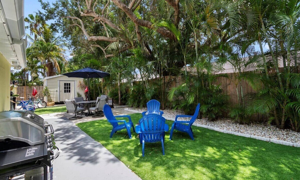 Juno Beach House | 3/2 Boho Chic Retreat in NPB