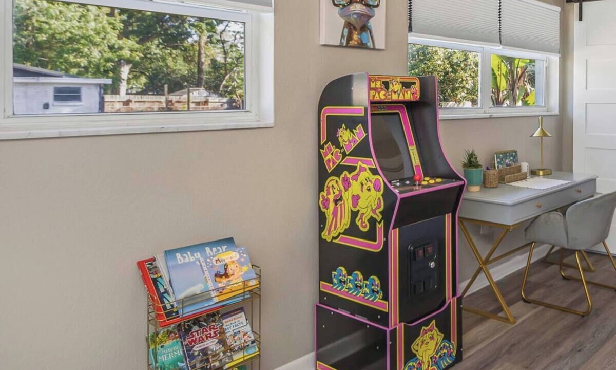 Bearss Plaza House | 3/2 king bed Gameroom CloseBush Gardens USF&Moffit