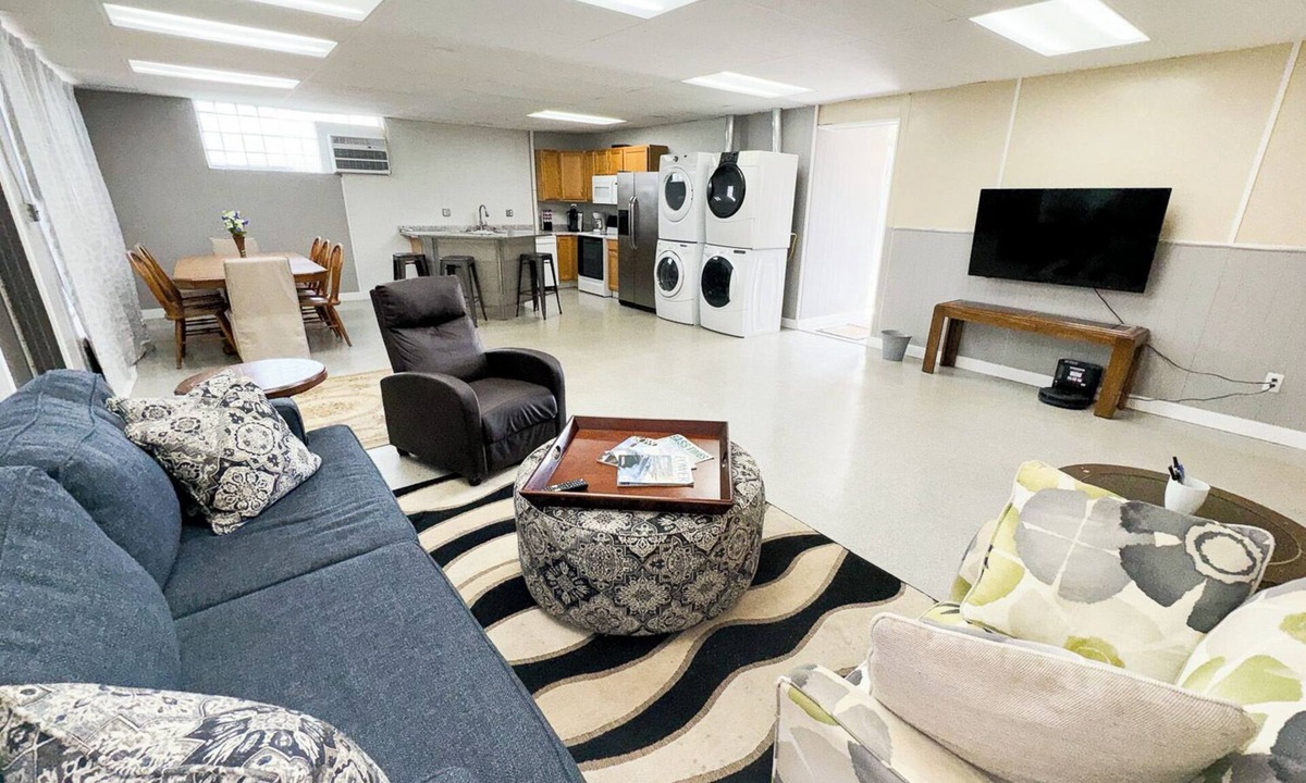 Anchor Bay Harbor Apartment | 3 bedroom, 1.5 bath Ranch Style Unit, Ground Floor, Sleeps 8, Boat Launch