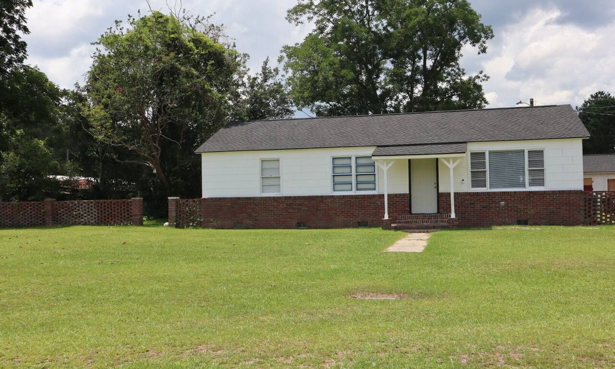 Crocketville House | 3-bedroom house in peaceful Hampton with Central AC-Cool/Heat