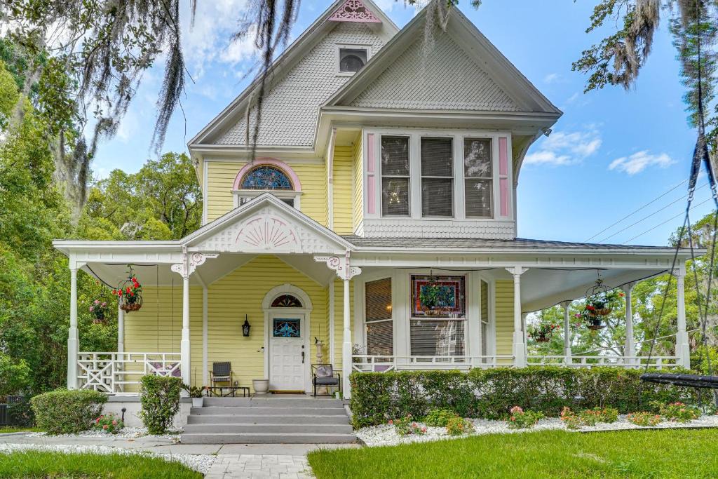 Historic District House | 3 Blocks to Ocala Square! Historic Home w/Hot Tub