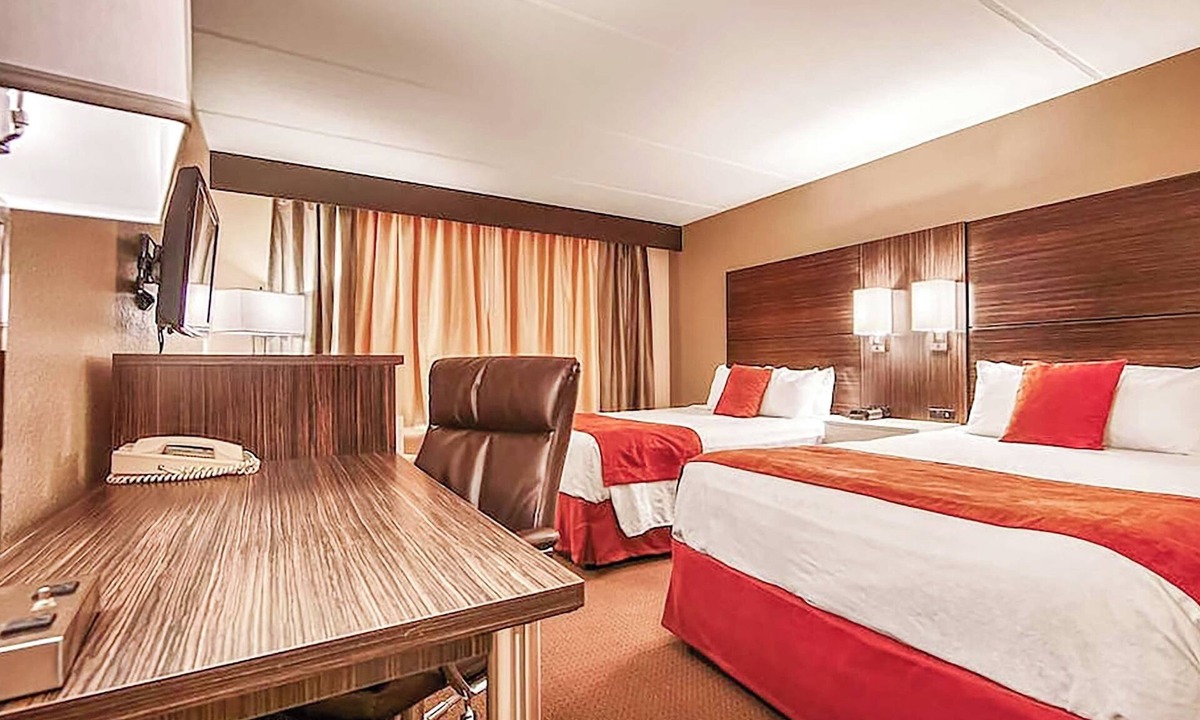Orlando Hotel | 3 Family Rooms w/ Free Parking | 6-mins Drive to Orlando Water Sports Complex
