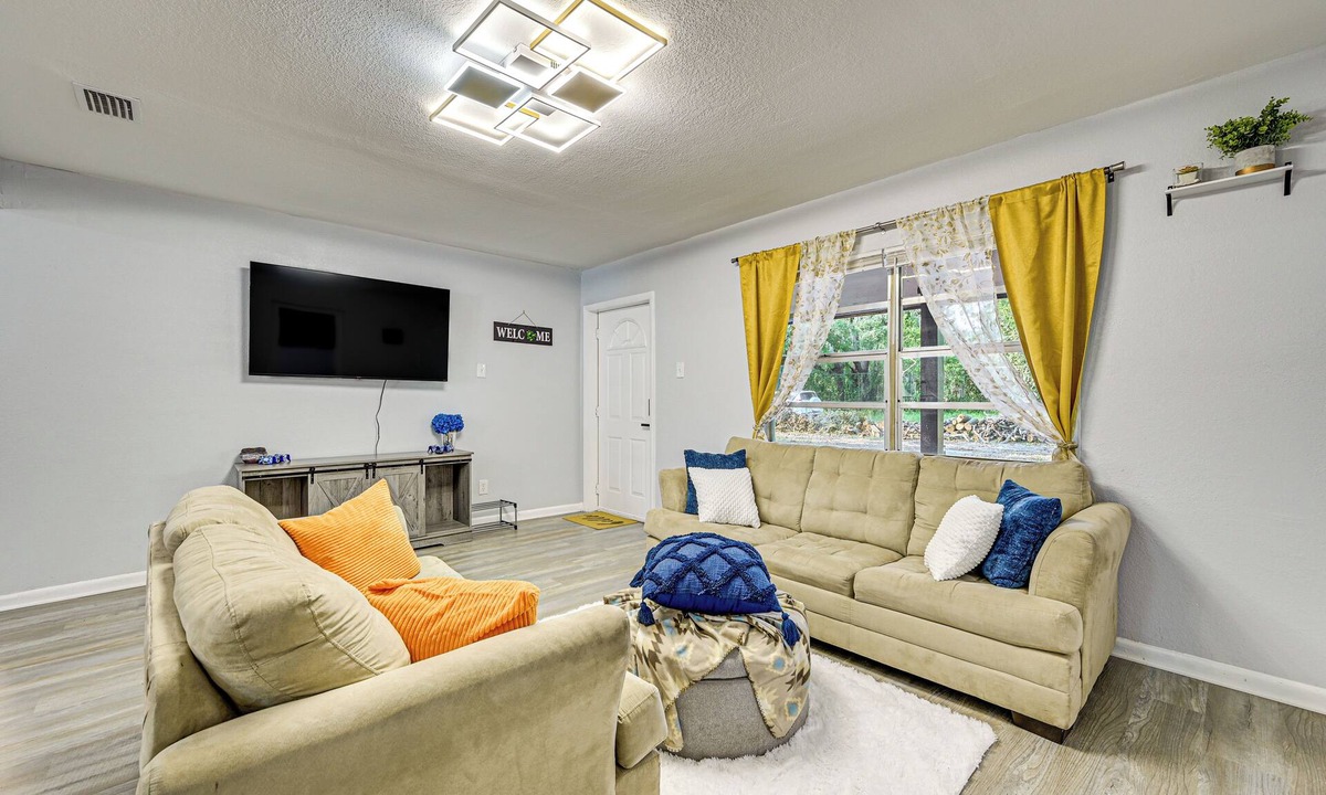 Bearss Plaza House | 3 Mi to USF: Chic Home w/Yard in Tampa!