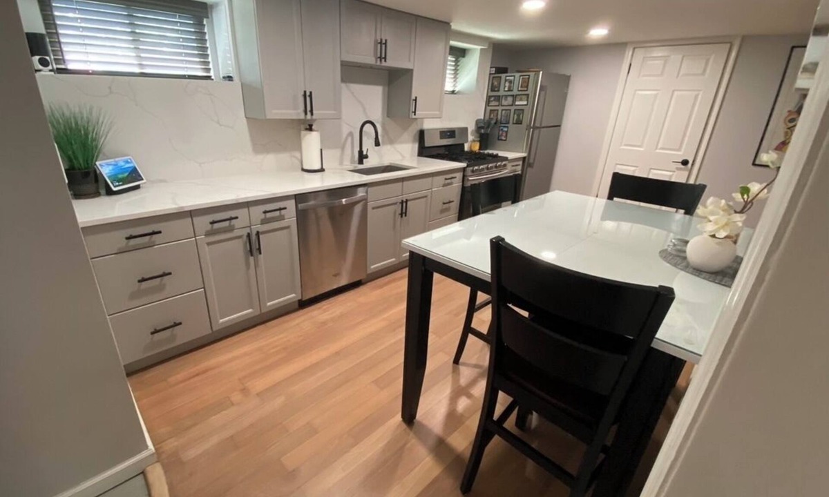 Wallington House | 3 MILES/5 KM FROM METLIFE STADIUM AND AMERICAN DREAM MALL