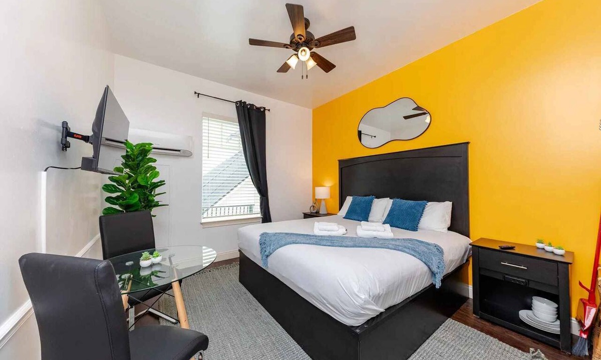 Dune Allen Beach Apartment | 30A Inn & Suites Superior Room King and Queen
