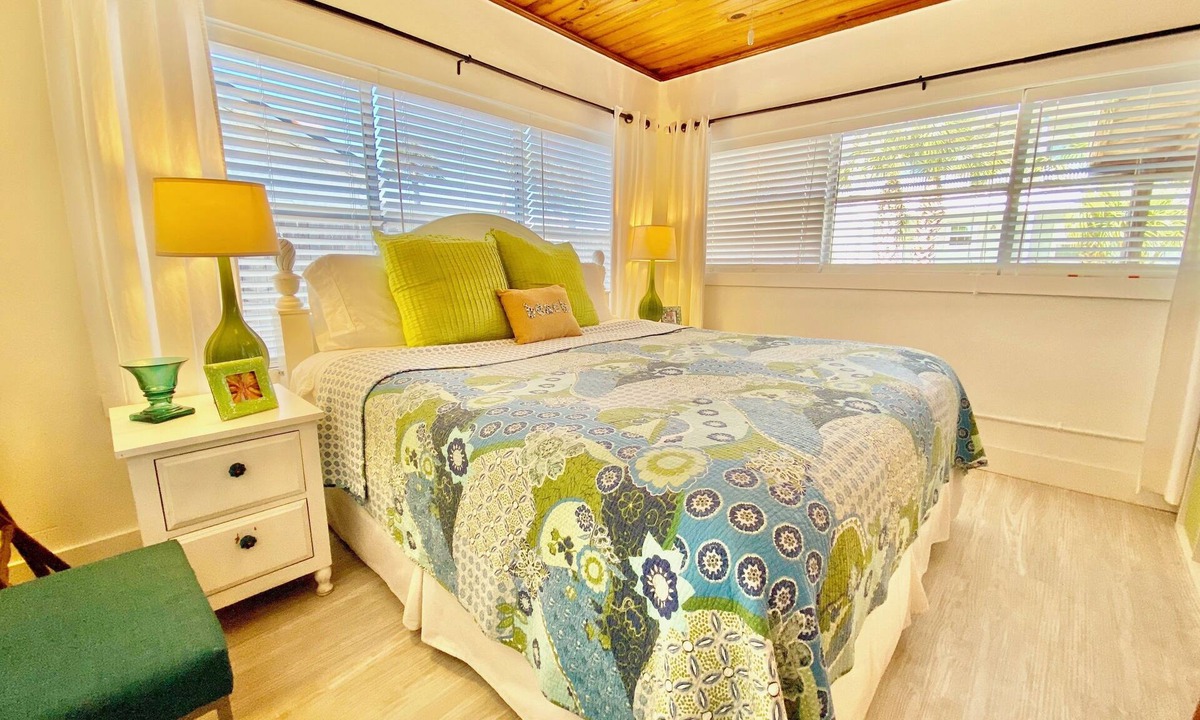 Laguna Beach Estates House | 30ft from Perfect LAGUNA BEACH ~ Directly across the street ~ July is on SALE!t! 1775/WK