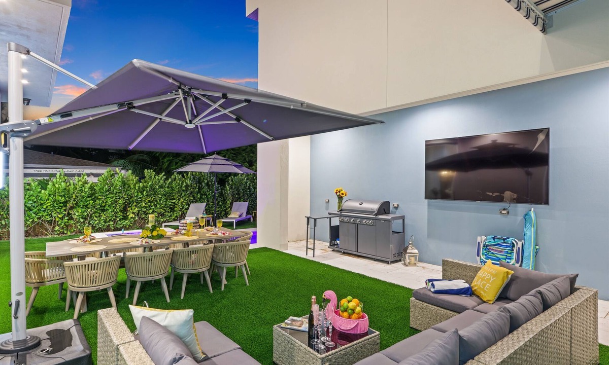Delray Beach House | 334 | Walk to Atlantic Ave | Heated Pool & Spa | FreeBee Zone | by DelrayNightly