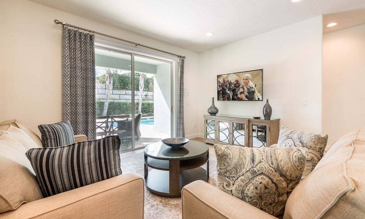 West Kissimmee Cottage | 350-360 Huge Villas - Near Disney - 15 BDs