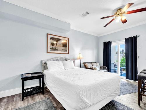 El Centro Beach House | 3B - The Seaglass Shack
