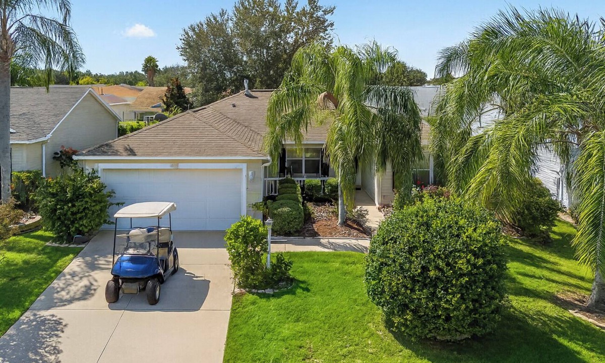 Liberty Park House | 3Br/2Ba Breezy Seashore w/Hot tub & Golf cart by David & Keilah