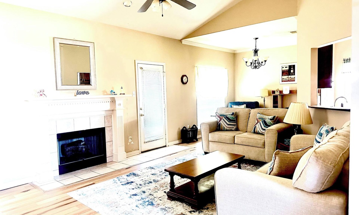 Gulf Hills House | 3BR 2BA - fenced backyard near downtown Ocean Springs & beach! Southern Comfort