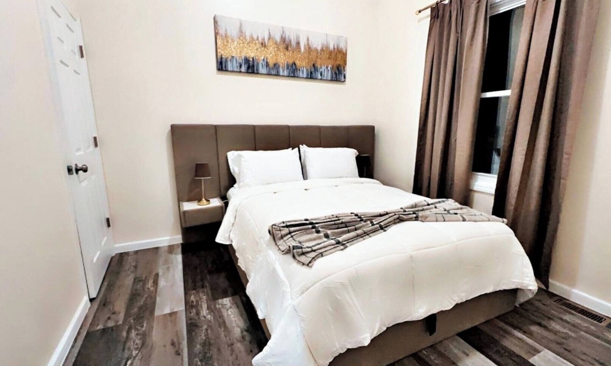 Elizabeth Apartment | 3BR Elizabeth Apt – Waterfront, Near NYC and Airport