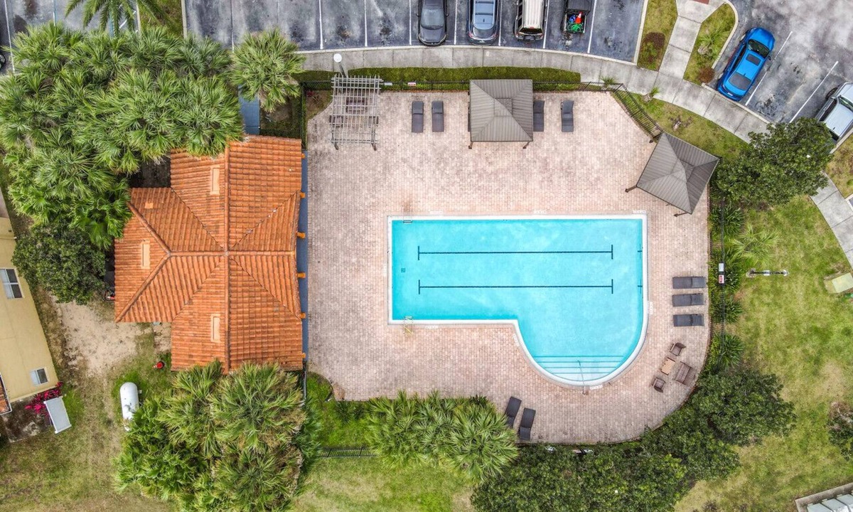 Crestwynd Bay House | 3BR Family-Friendly Town Home Near Disney