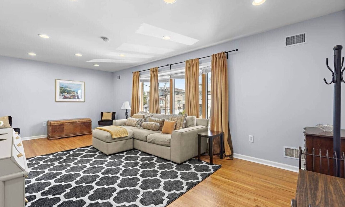 Lyndhurst Apartment | 3BR Family Stay Near NYC | Pool + Free Parking