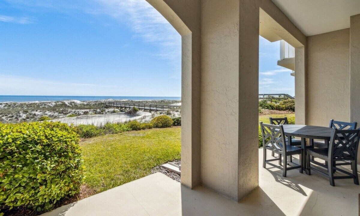 American Beach House | 3BR Luxury Oceanfront Condo - Pool - Gated Complex