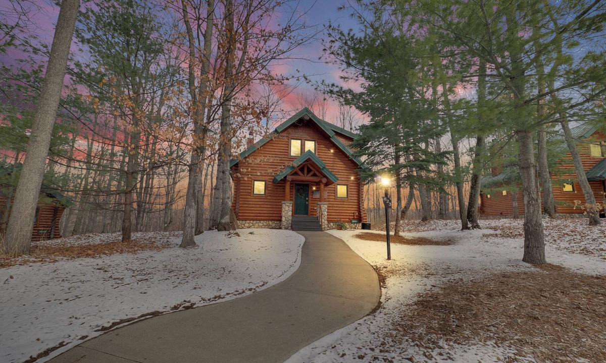 Boyne City Cabin | 3BR Private Mountain Cabin 823 | Sleeps 10 | Ski-in/out | Private Hot Tub