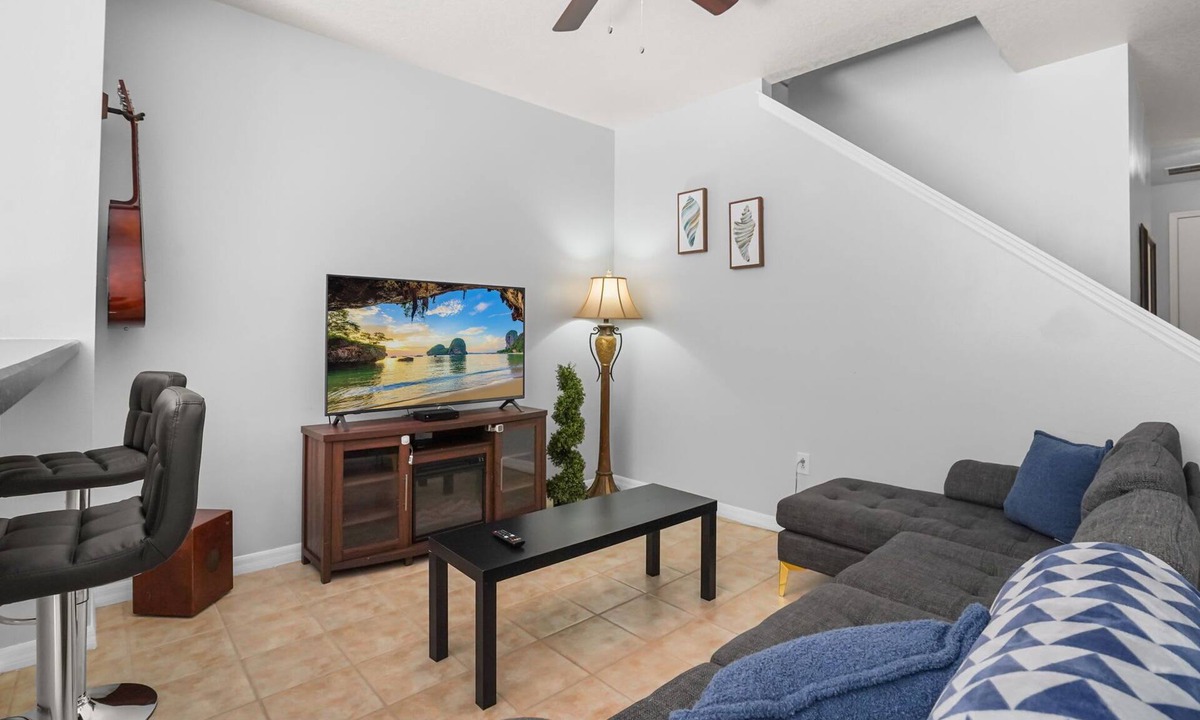 Crestwynd Bay Villa | 3BR Villa in Gated HOA Near Disney