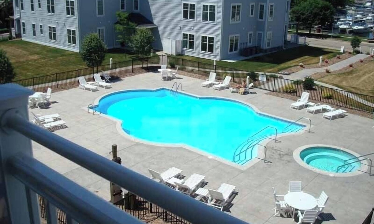 Ludington Condo | 3rd Floor, 3 Bed, 2 Bath Downtown Condo w/Excellent Views of Marina & Harbor