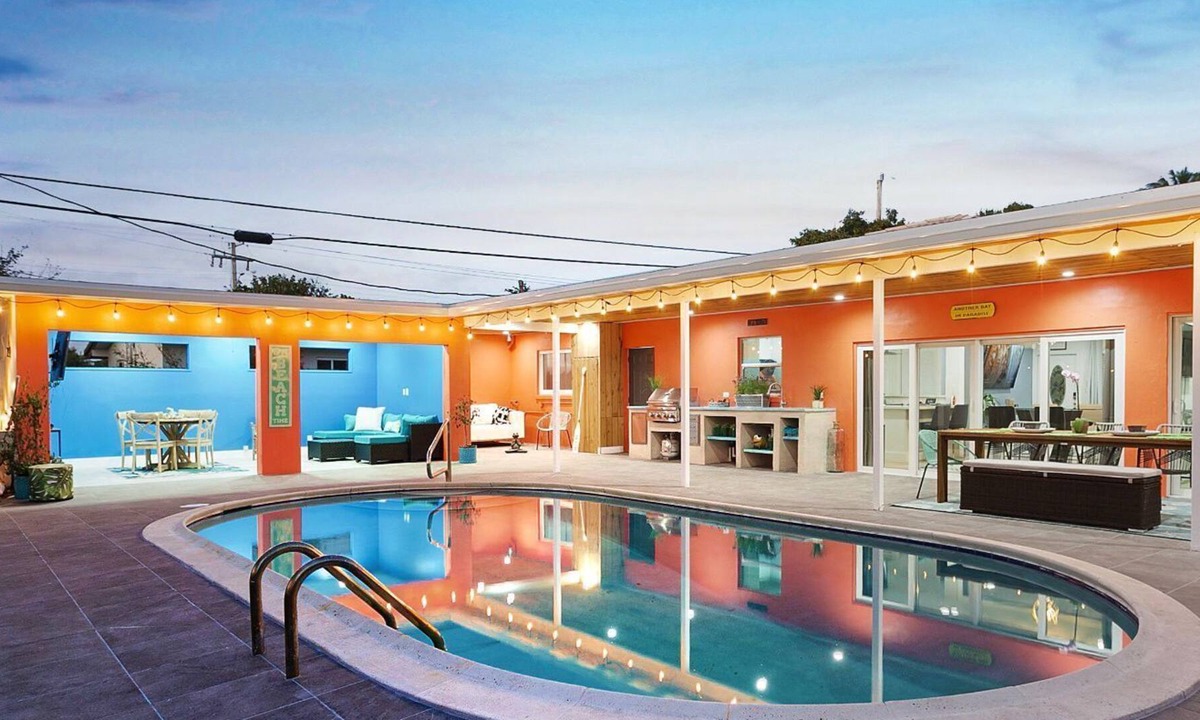 Coral Heights House | 4 BED/ 3 BATH HOME WITH INDOOR / OUTDOOR LIVING, HEATED POOL- HOT TUB! DISCOUNT!