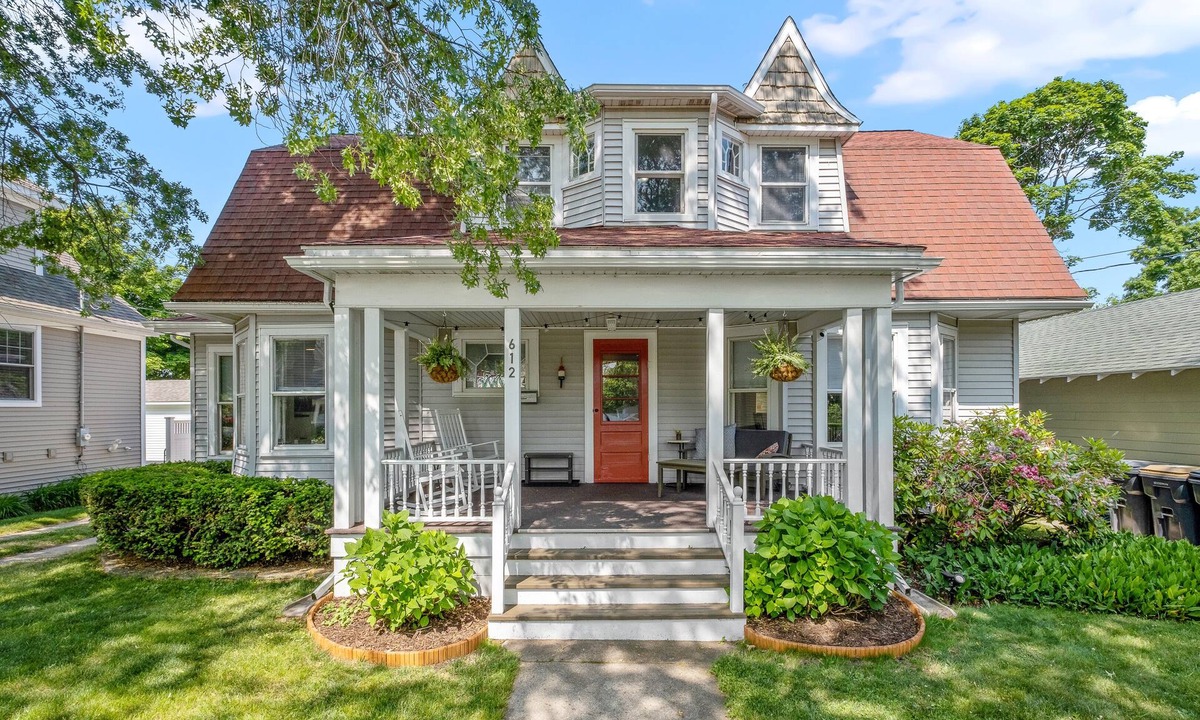 South Haven House | 4-Bed Cape Cod Steps Away from Kids' Corner, South Beach, & Downtown South Haven