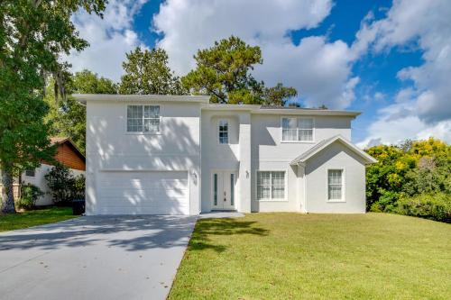 Fellowship House | 4 Mi to Equestrian Center! Modern Ocala Home