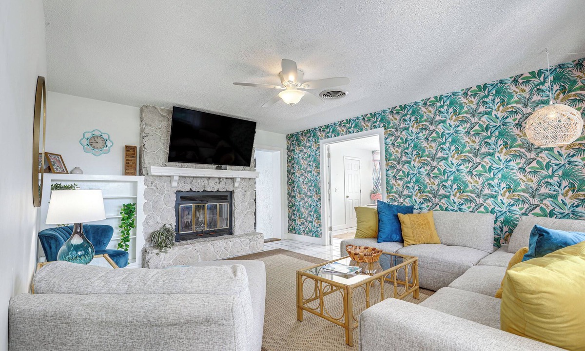 Jensen Beach House | 4 Mi to Jensen Beach Park: Family Home w/Pool!