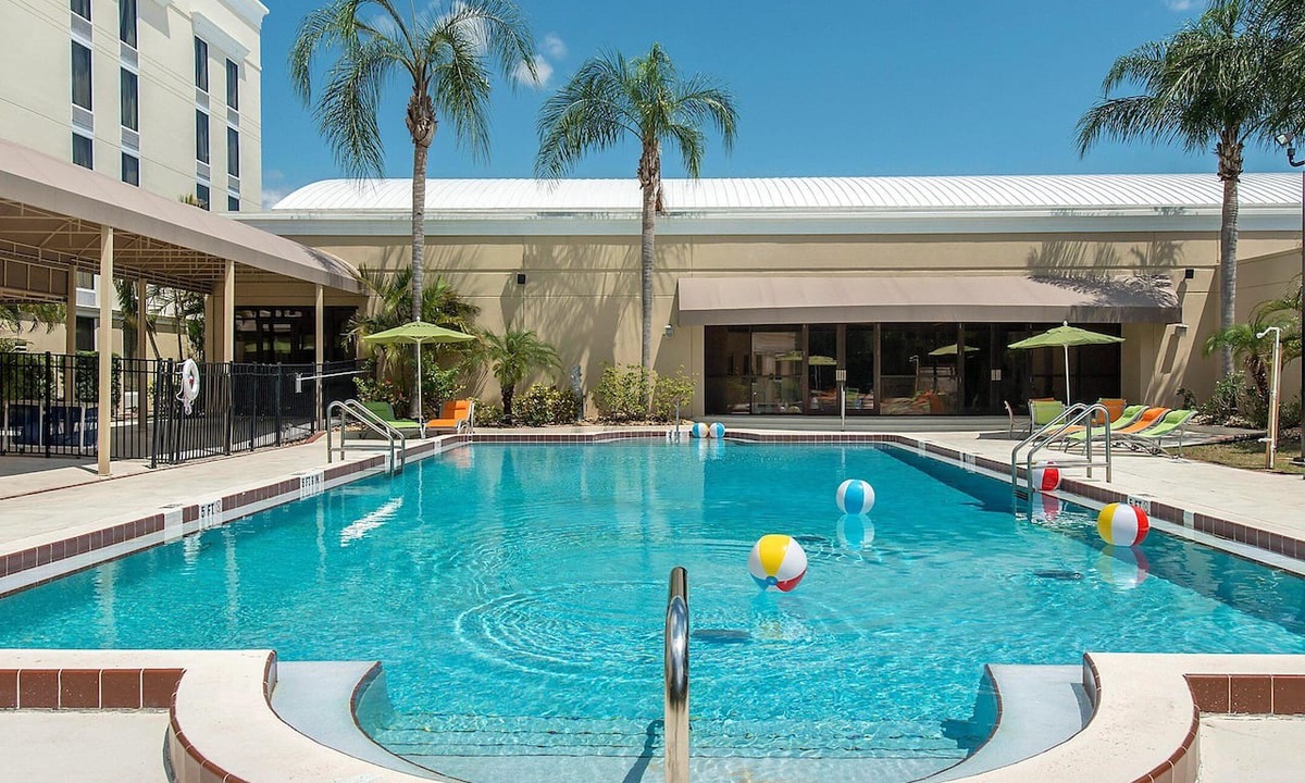 Tropic Hotel | 4 Units Near Viera Conference Center | Melbourne Stay | Free Parking | Pool